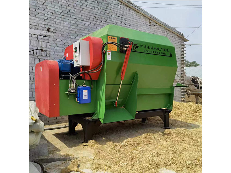 TMR全日糧機(jī) 牛羊拌草機(jī)